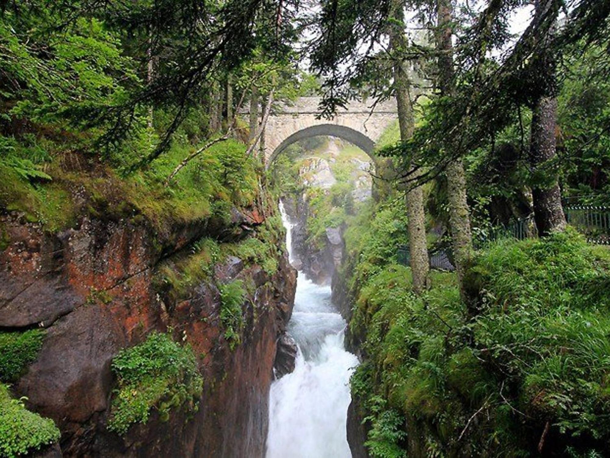 Maison Cauterets, 9 pièces, 15 personnes - FR-1-234-244 Esterno foto